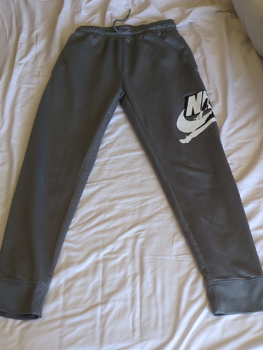 🦋5/25$ Nike Charcoal Gray Sweat Joggers with White Nike Air Logo Size M